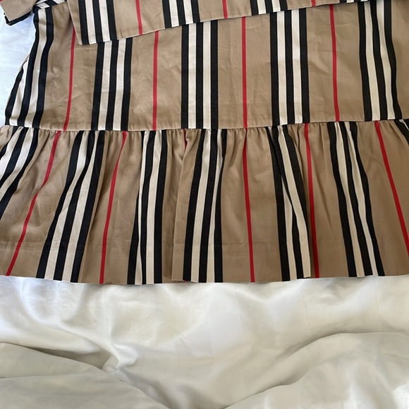 Burberry top brand new - Picture 10 of 11